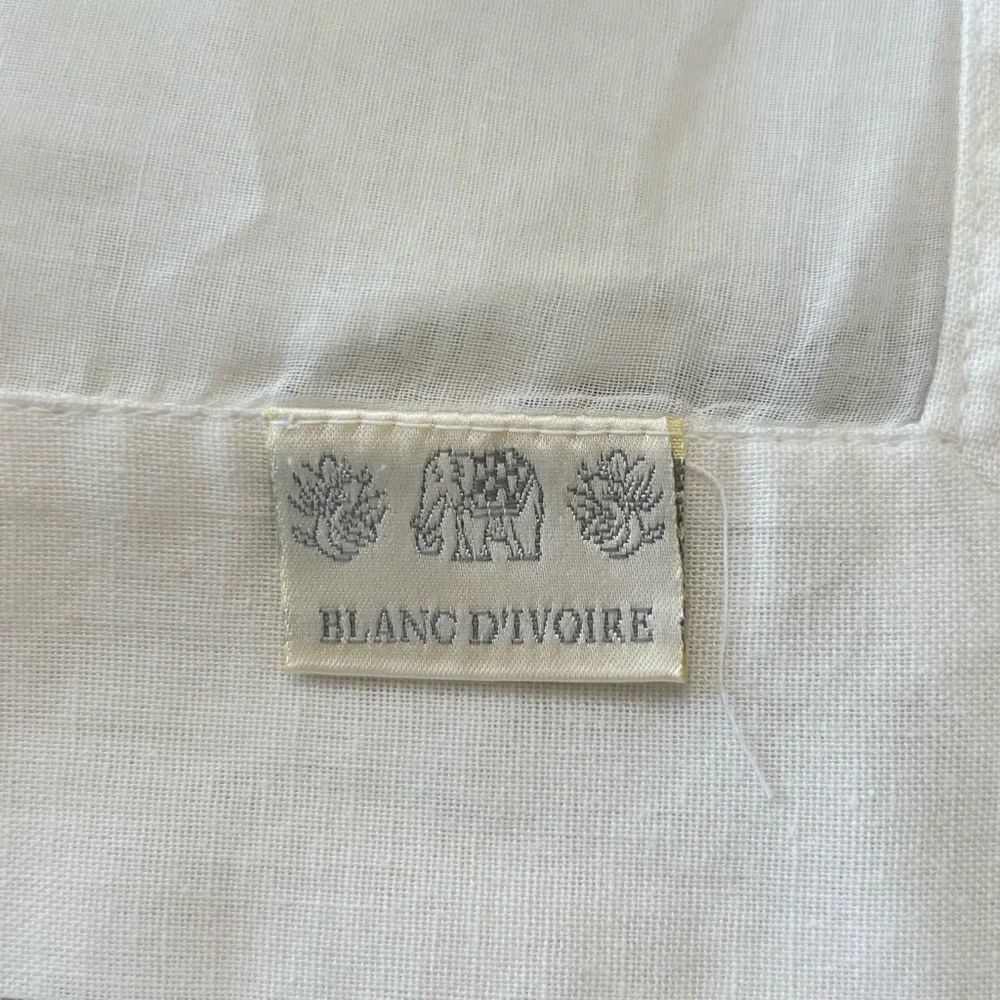 BLANC D’IVOIRE Set Of 2 White 100% Cotton Sheer Luxury Embroidered 19” X 13”